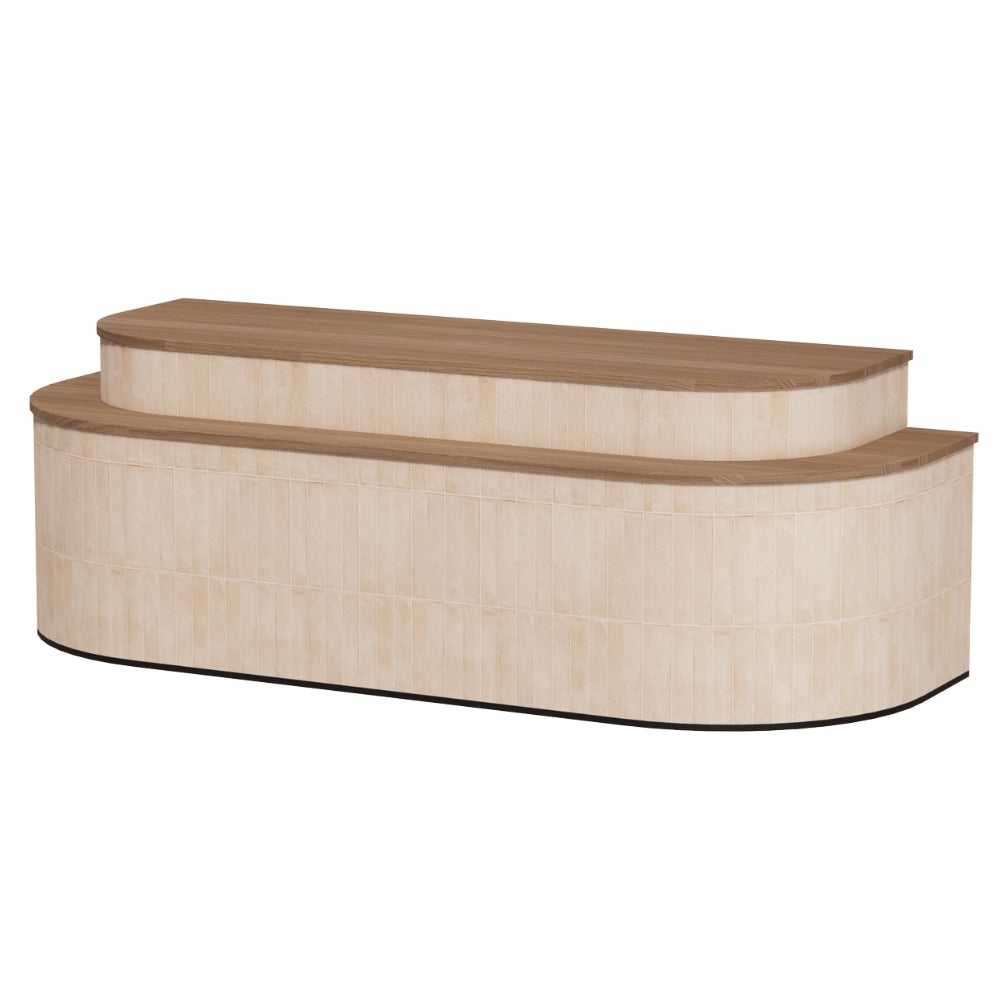 Luxe en warme toonbank HONNY 2-laags met zandkleurige tegels en toffee walnoot werkblad.
