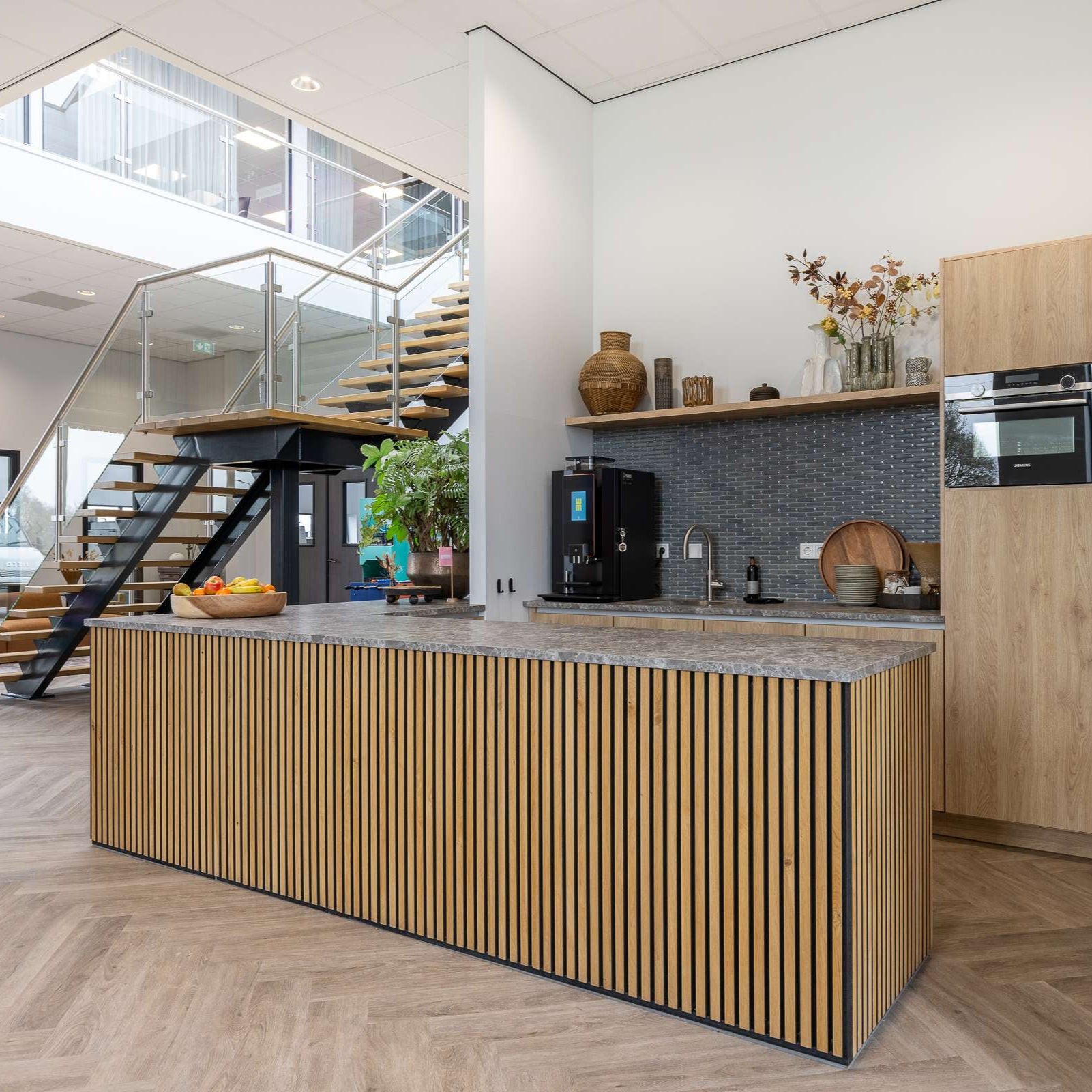 Hoektoonbank bij Weemen Web