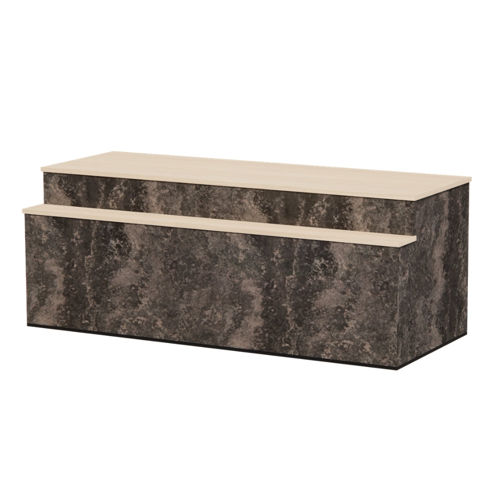 Strakke toonbank met donker steenlook front in grijsbruine tinten, naturel eikenhouten blad en tweelaags design, modern rechthoekig ontwerp.