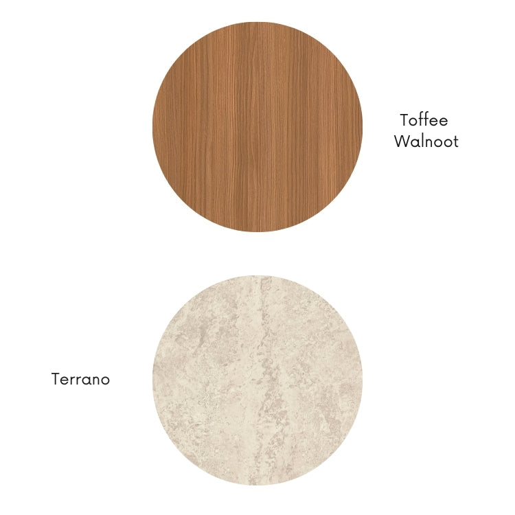 Materiaalcombinatie met toffee walnoot houtlook en lichte Terrano steenlook in beige tinten, weergegeven als ronde kleurstalen.