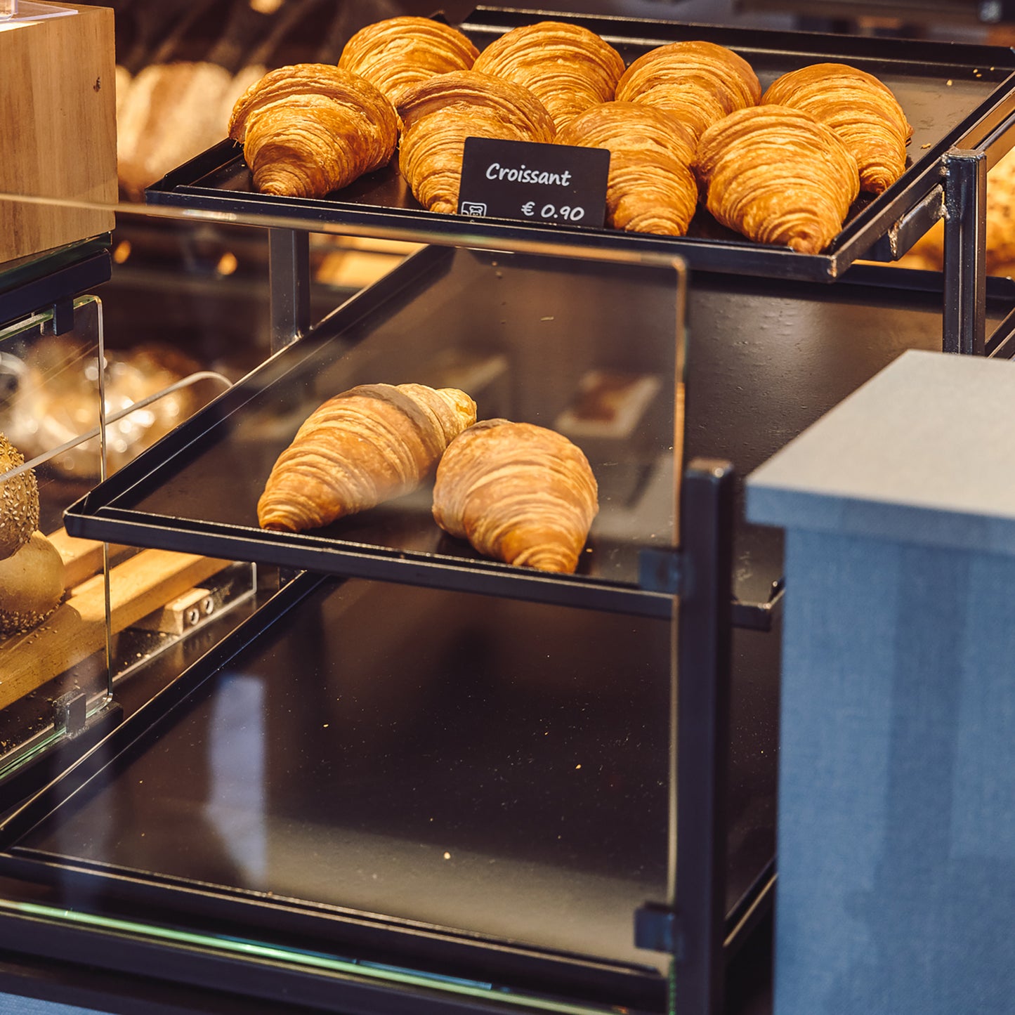 Sfeerbeeld presentatiebokje DANNY gevuld met croissants